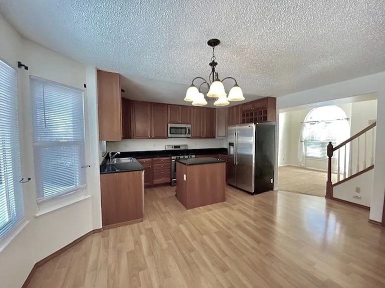 8065 Vectra Dr — Photo 8