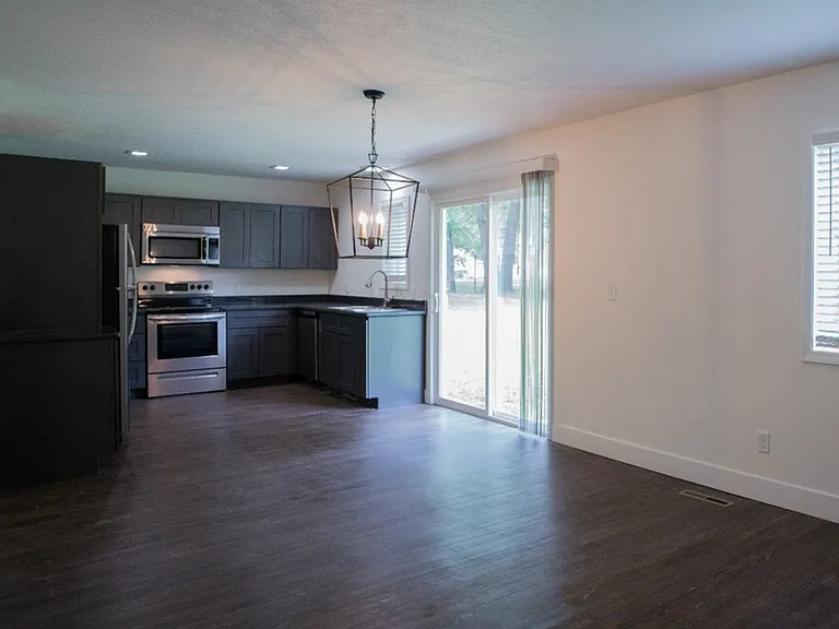 Trails End Apartments — Photo 11