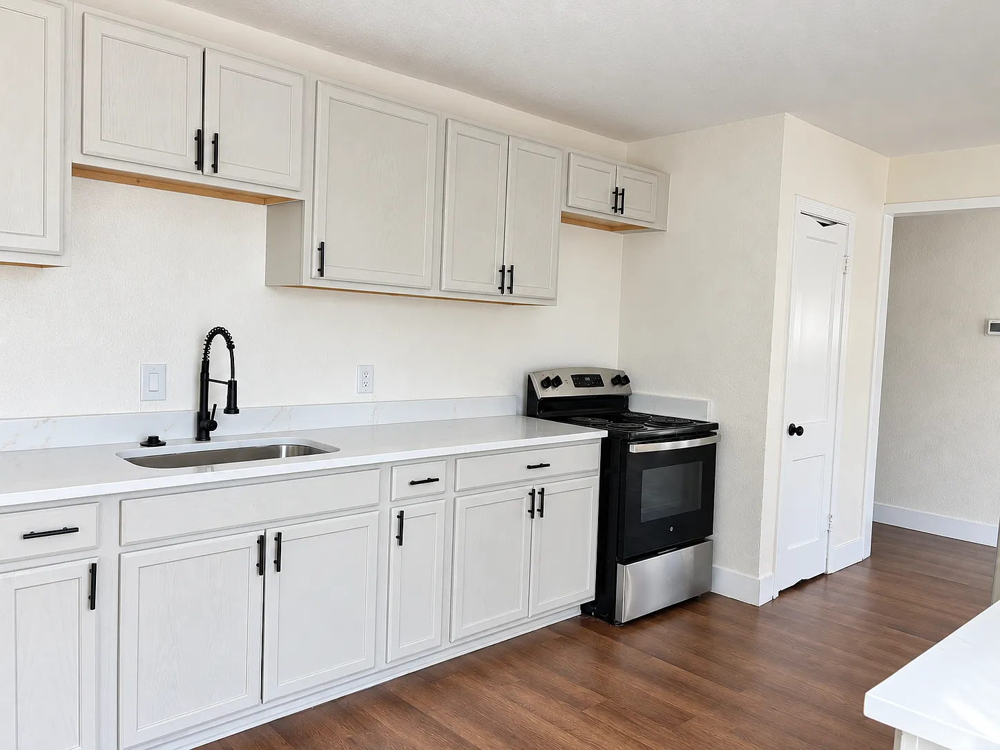 4 bed, 1950 sqft, $2,300 — Photo 1