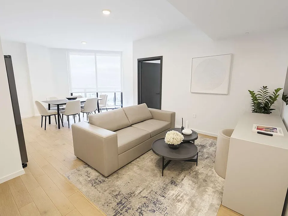 398 NE 5th St #24-ID1372288P