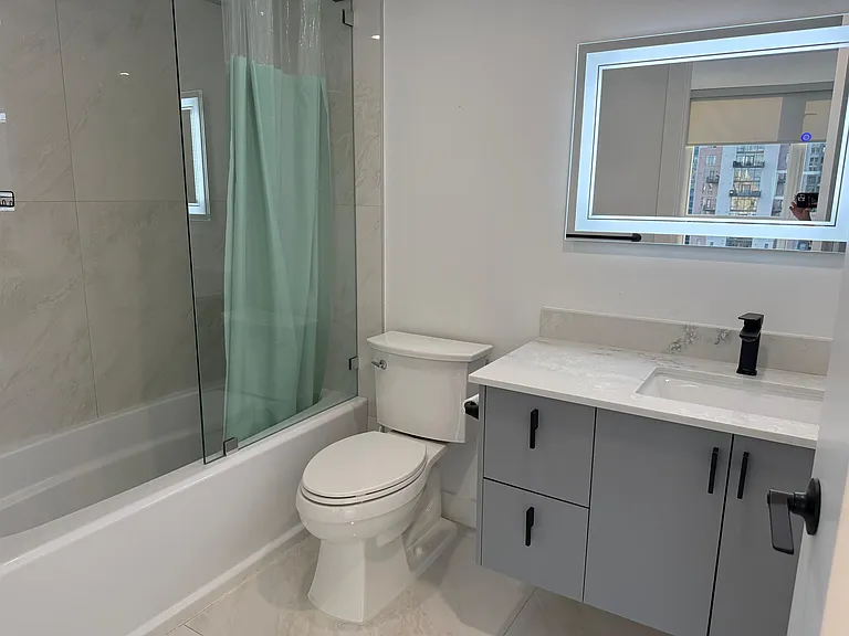 289 Drake St #1801 — Photo 6