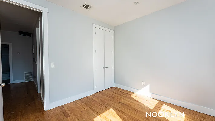 Rented by Nooklyn NYC LLC | media 11