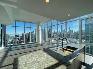 612 N Wells St #2, Chicago, IL 60654