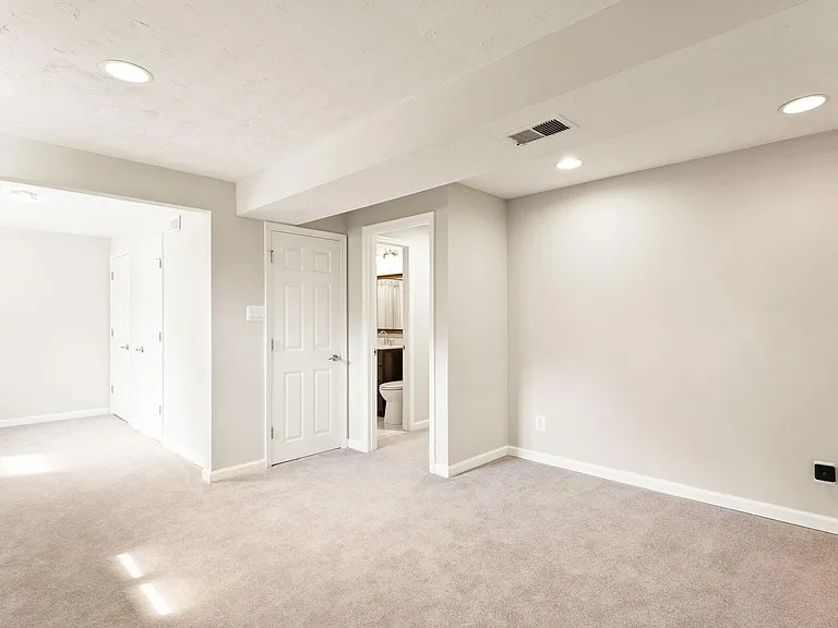 12168 Springwoods Dr — Photo 31