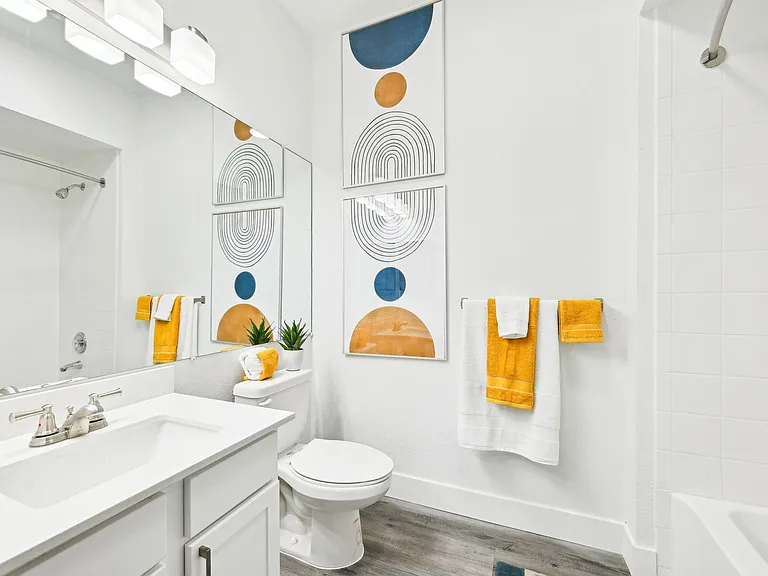 Stone Cliff Apartments — Photo 14