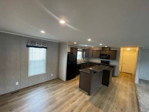 2nd image of 516 Courtland Ln #537
