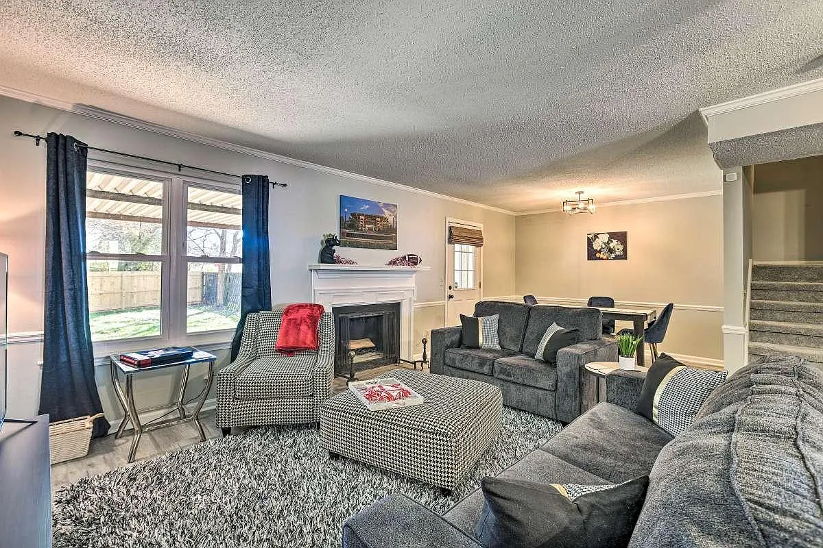 3 bed, 2.5 bath, 1650 sqft, $2,000 — Photo 3