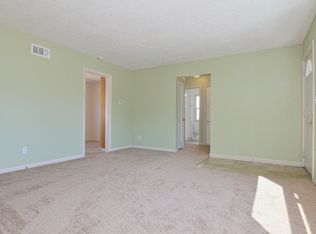 9243 SE Salmon St, Portland, OR