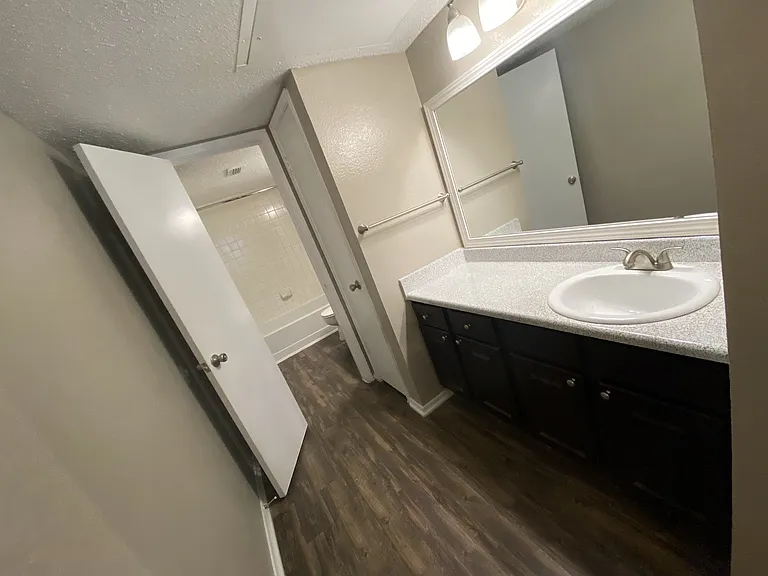 Walnut Creek Apartments — Photo 99
