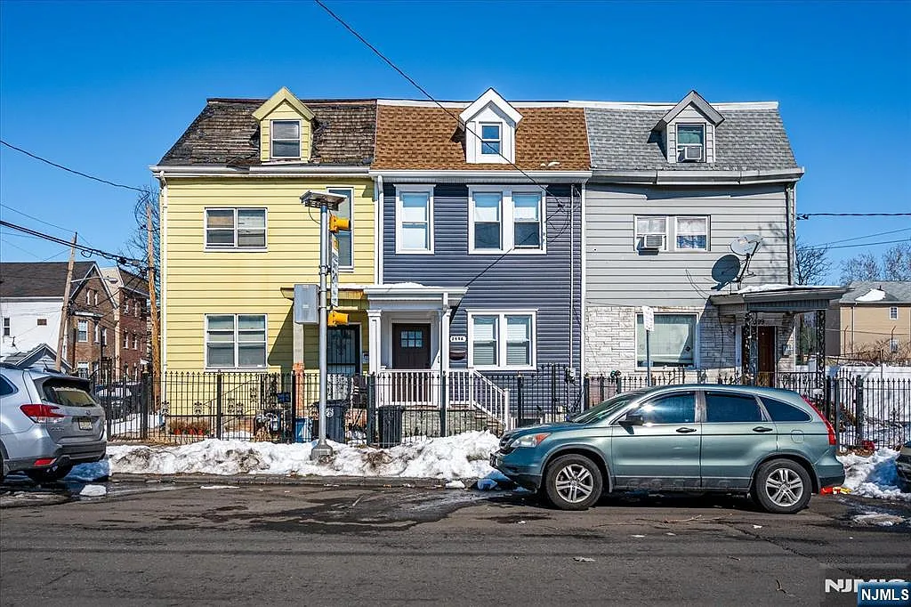 299A 7th Ave photo 1