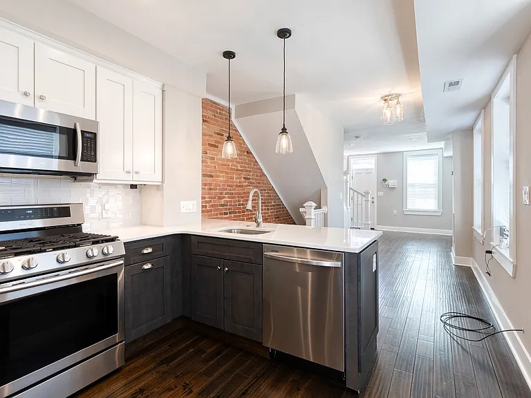 734 S Robinson St — Photo 10