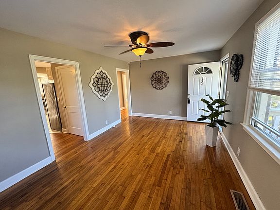 All New Paint, Ceiling fans, Mini blinds