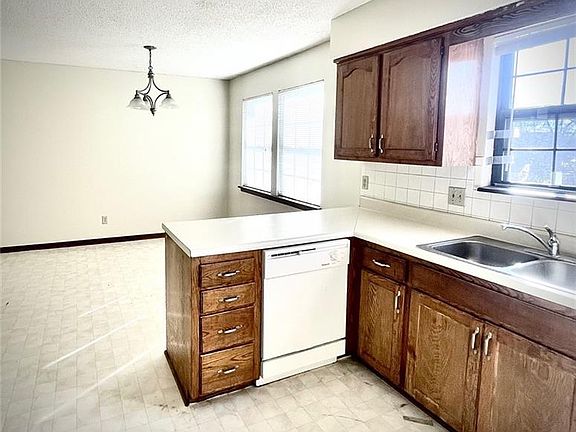 4th image of 6657 W 150th St