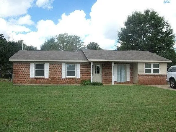 203 Donnell Blvd, Daleville, AL 36322