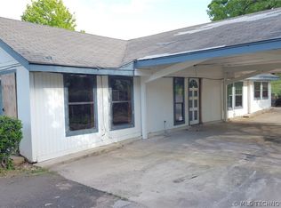 1101 Valley Dr, Sand Springs, OK 74063