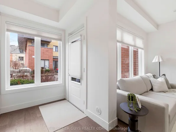 9 R Clintwood Gate #18, Toronto, ON M3A 0A8