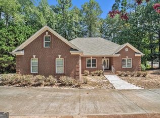 5218 Parham Pl SW, Lilburn, GA 30047