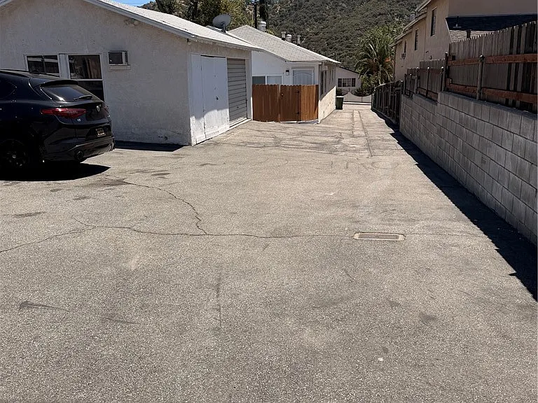 7011 Greeley St — Photo 2
