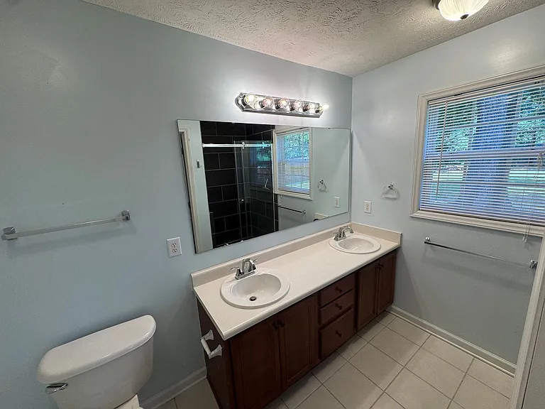 665 Americana Dr — Photo 16