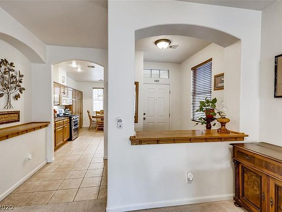 3rd image of 262 Paloma Vista St