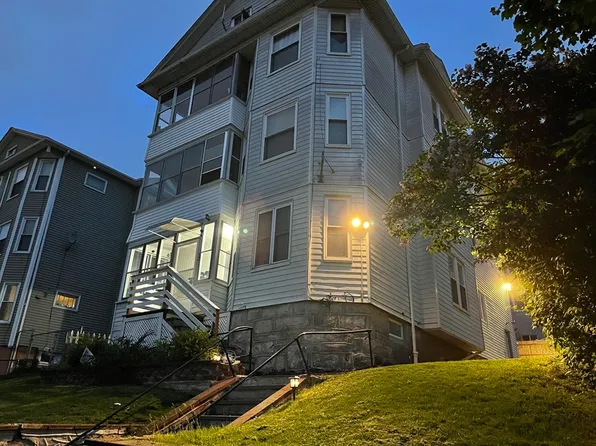 93 Sterling St, Worcester, MA 01610