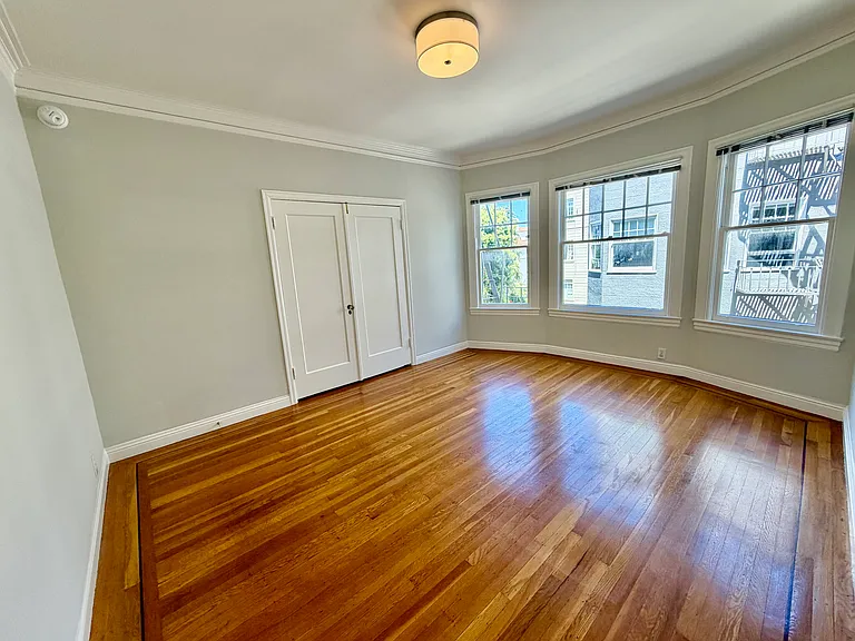 1842 Jefferson St #206 — Photo 2