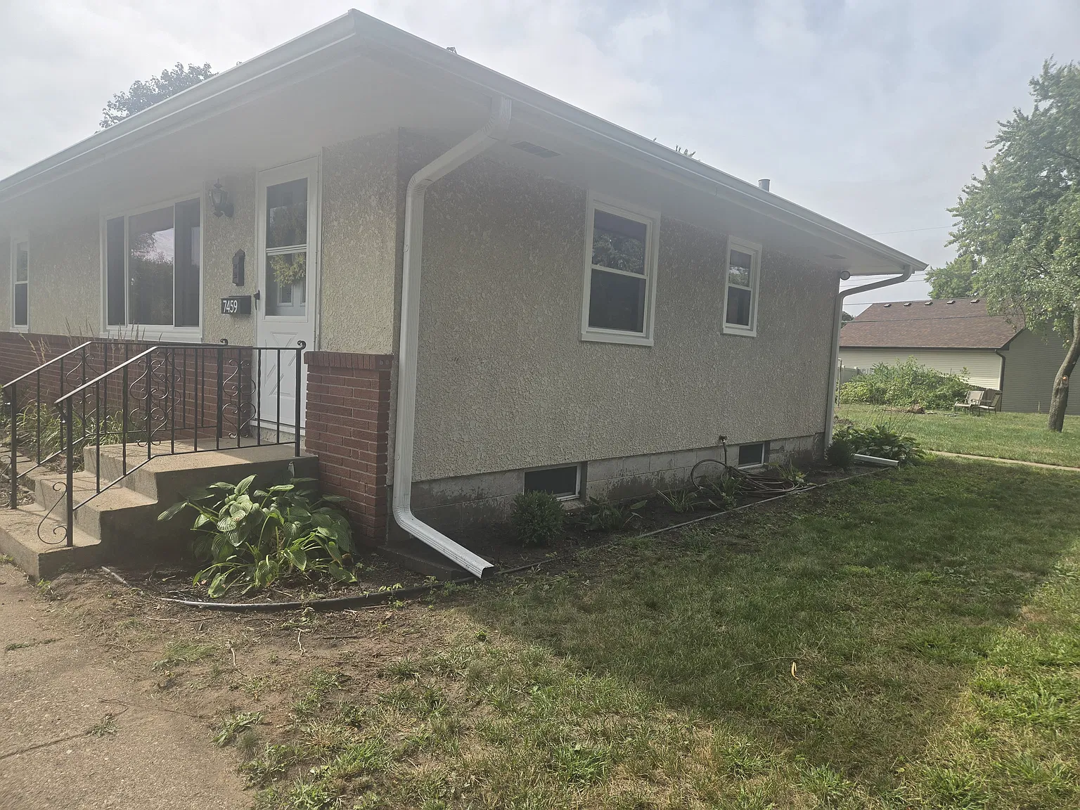 3 bed, 1800 sqft, $2,200 — Photo 3