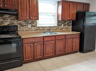52 Fernwood Ave APT 1, Waterbury, CT 06705