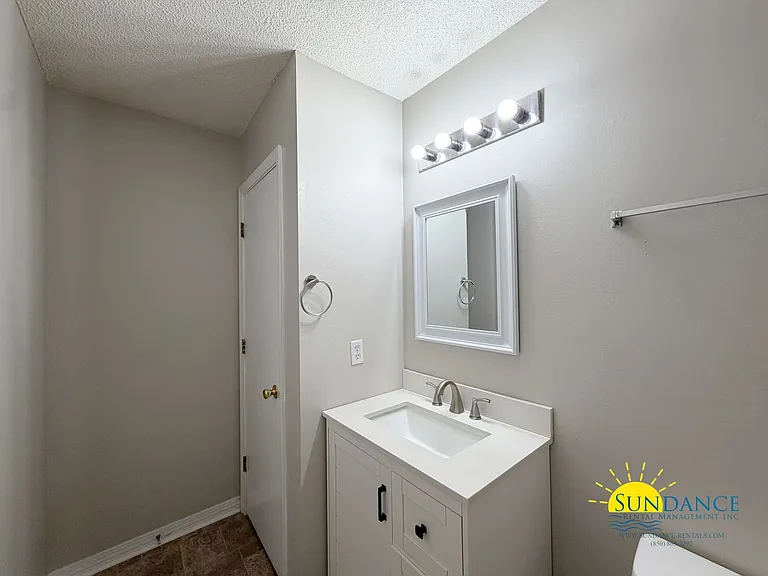 360 Schneider Dr #6 — Photo 13