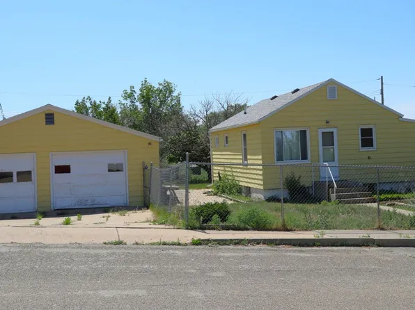 402 E Grant Ave, Glendive, MT 59330