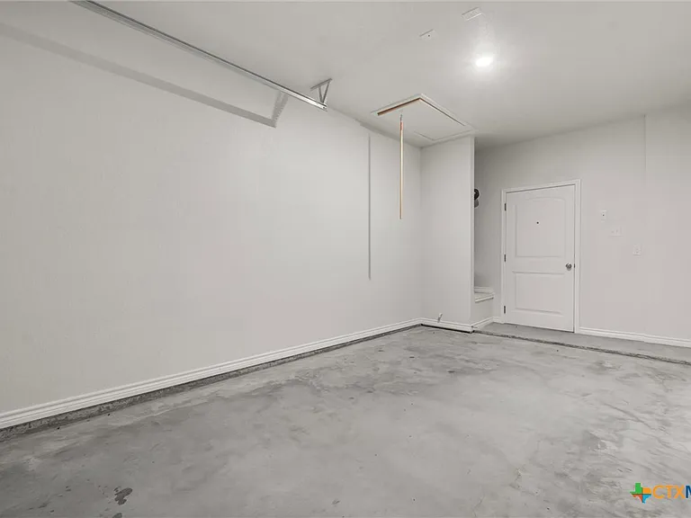 1118 Zora Dr #B — Photo 18