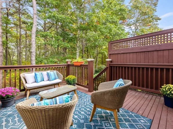 48 Gold Leaf Ln Unit 48, Mashpee, MA 02649
