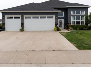 902 50th Ave W, West Fargo, ND 58078