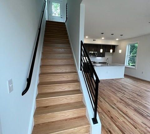 5th image of 1501 Perry St #B