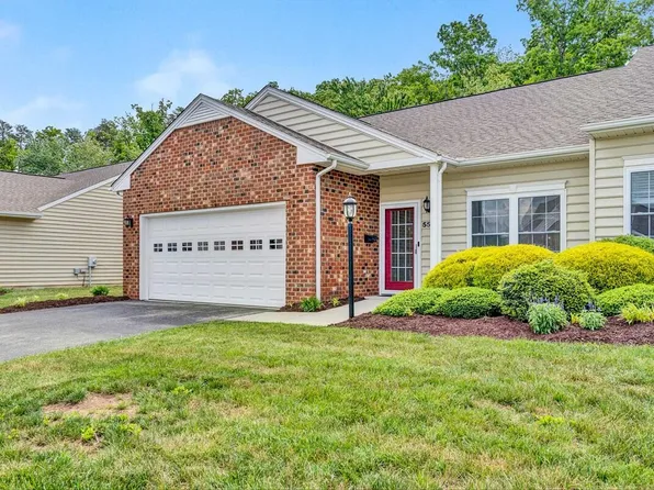 5513 South Village Dr, Roanoke, VA 24018