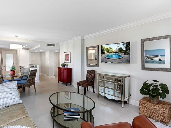 3rd image of 1300 Gulf Shore Blvd N APT 606