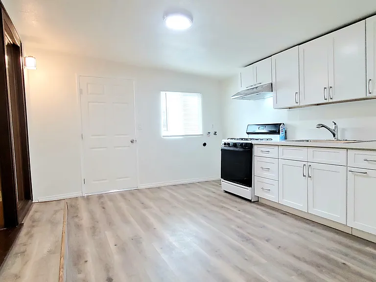 2311 El Paseo St #2 — Photo 3