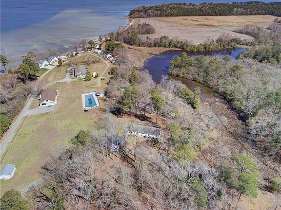2nd image of 58 Laurel Ln