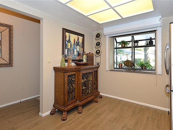 4th image of 860 Glen More Ct APT D