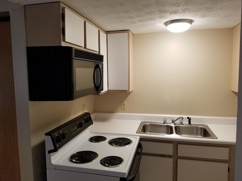 1st image of 409 Brown St APT 203