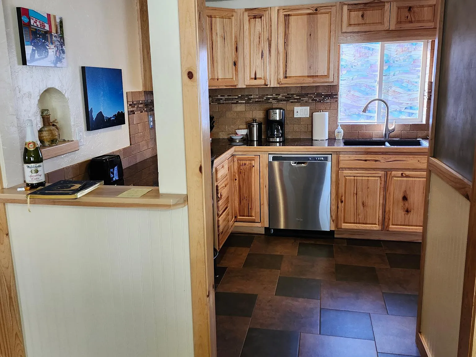 2 bed, 892 sqft, $1,600 — Photo 1