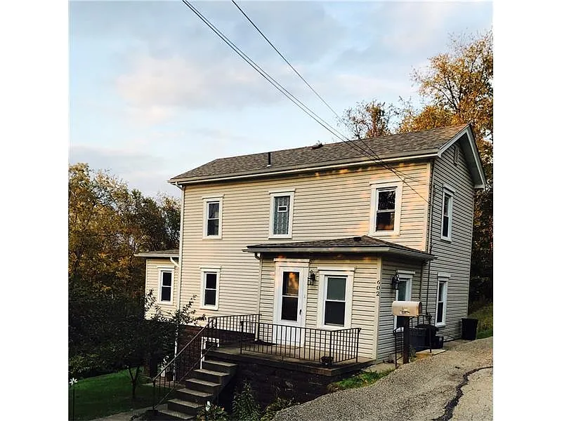 602 4th St photo 1