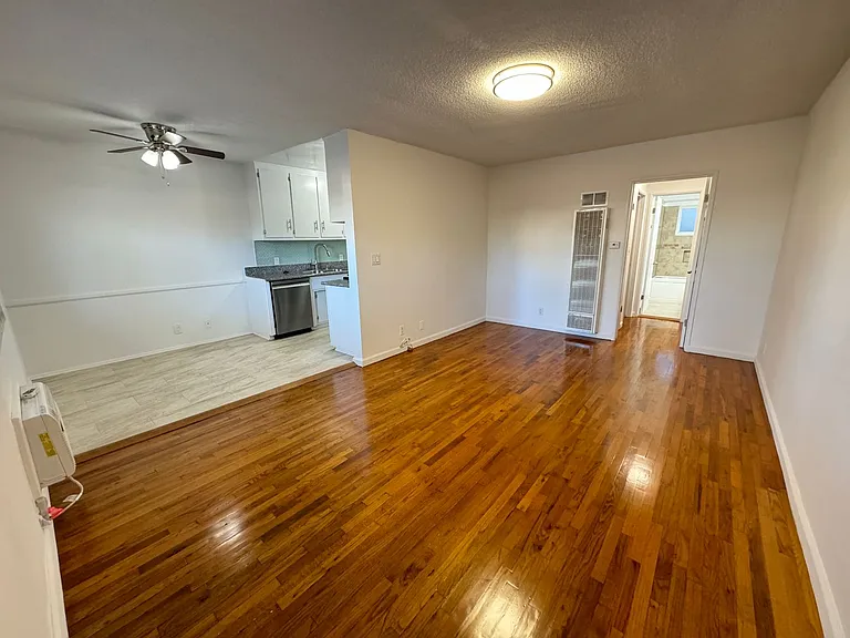 11330 Ohio Ave — Photo 2