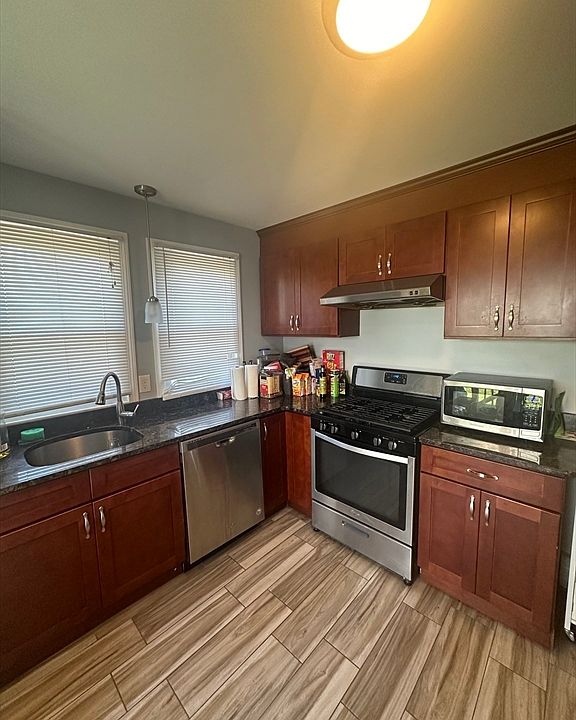 1st image of 100 Colby Rd #100