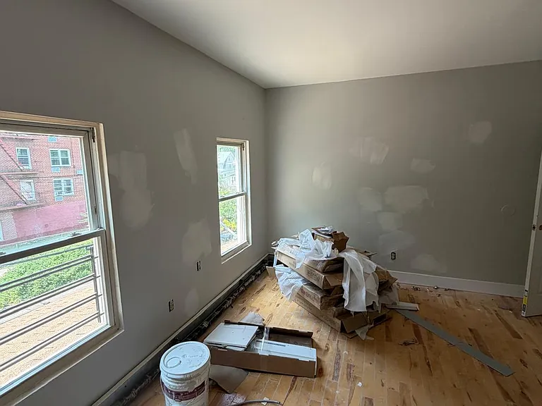 147 Roff St #2 — Photo 5