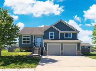 817 W Rader St, Lone Jack, MO 64086