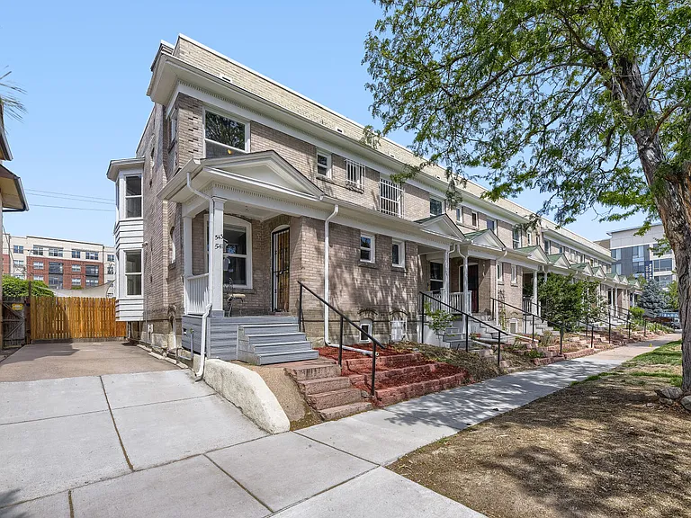 543 N Logan St — Photo 10