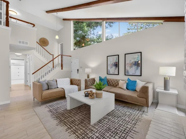 19546 Vineyard Ln, Saratoga, CA 95070