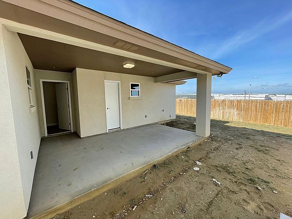 3rd image of 6806 El Jinete Dr