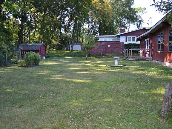 3rd image of 424 Eaton St